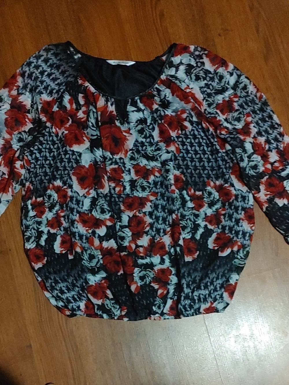 Northern Reflections Black Floral & Red Rose Print Blouse Sz LG